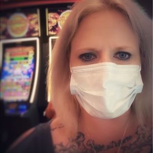 Meet your Posher, Leslie